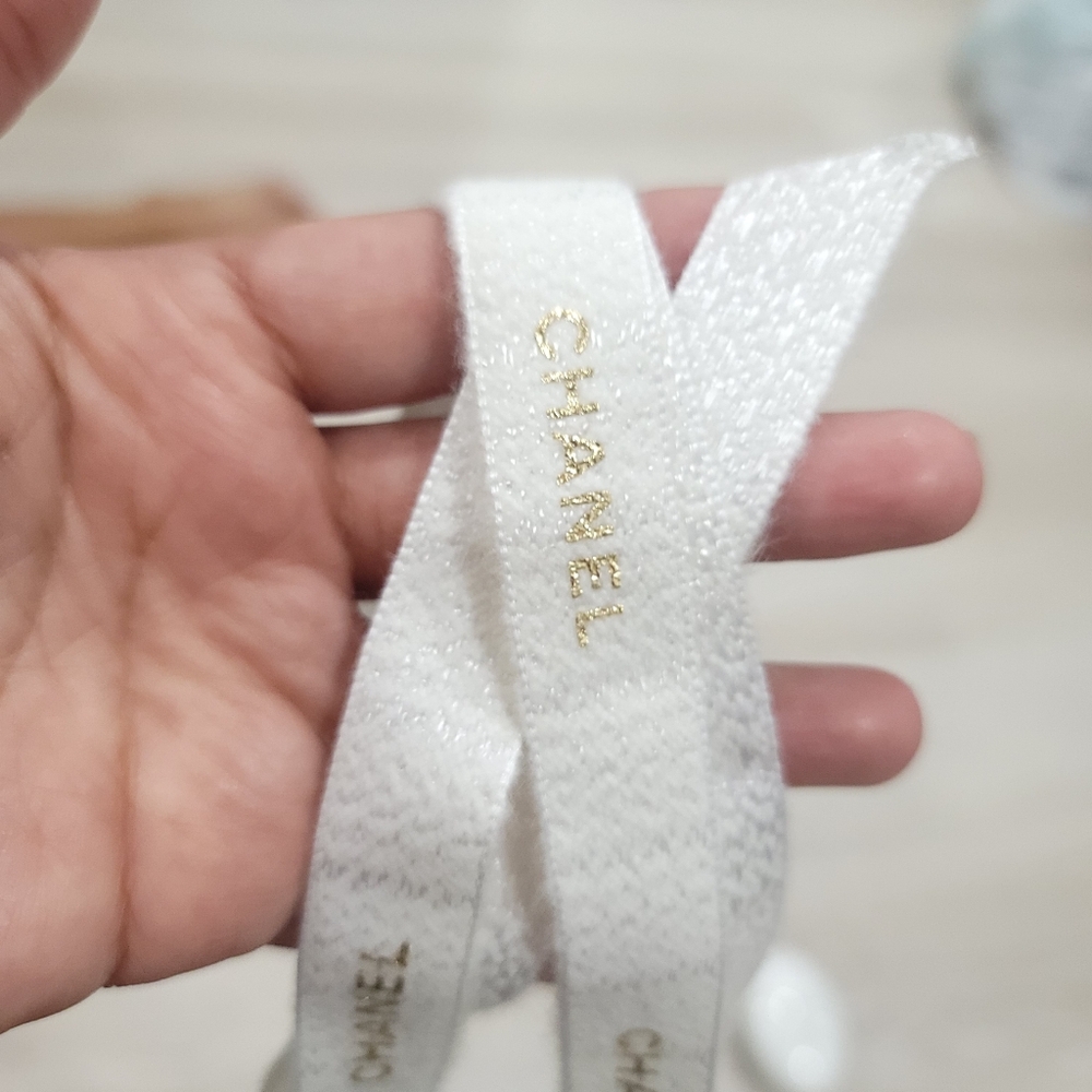 NEW CHANEL LA CRÈME MAIN Hand Cream ,Ribbon and Card. - Picture 6 of 17